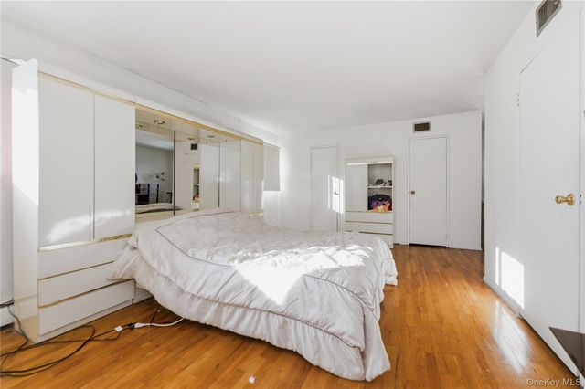 3924 Jane Lane, Oceanside, NY 11572