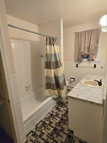18 PRINCE CIR, Southampton, PA 18966
