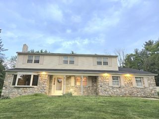 18 PRINCE CIR, Southampton, PA 18966