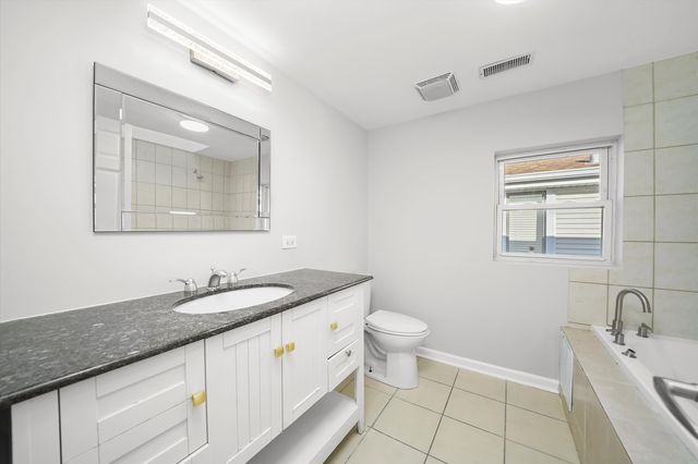 3515 N Oriole Avenue, Chicago, IL 60634