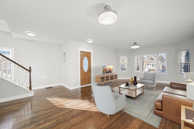 3515 N Oriole Avenue, Chicago, IL 60634