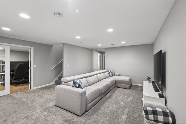 7619 Everest Lane N, Maple Grove, MN 55311