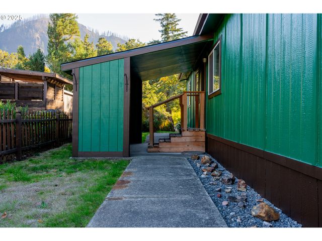 818 CELILO, North Bonneville, WA 98639