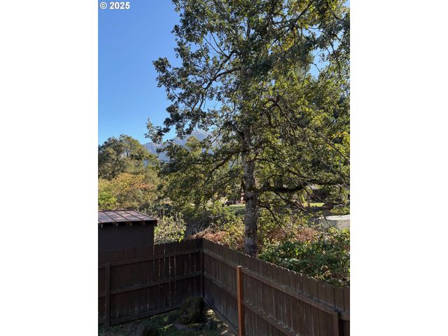 818 CELILO, North Bonneville, WA 98639