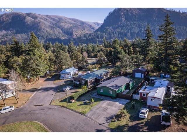 818 CELILO, North Bonneville, WA 98639