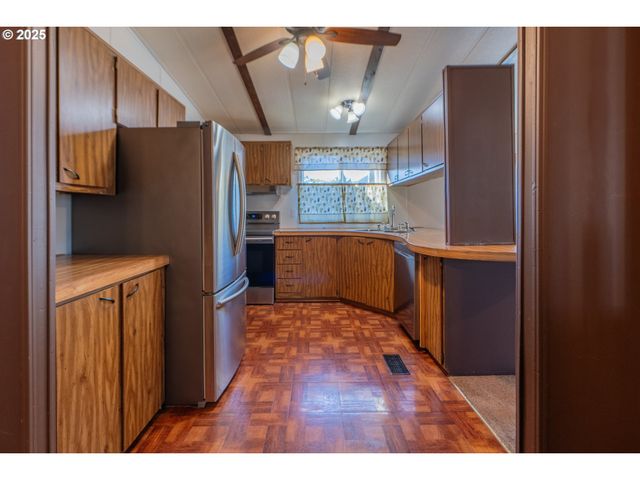 818 CELILO, North Bonneville, WA 98639