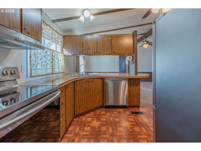 818 CELILO, North Bonneville, WA 98639