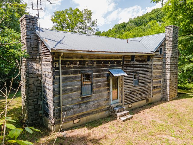 1700 Allen Brown Rd, Belfast, TN 37019