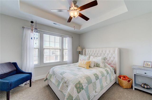 7389 Grand Slam Street 31 B, Parkville, MO 64152