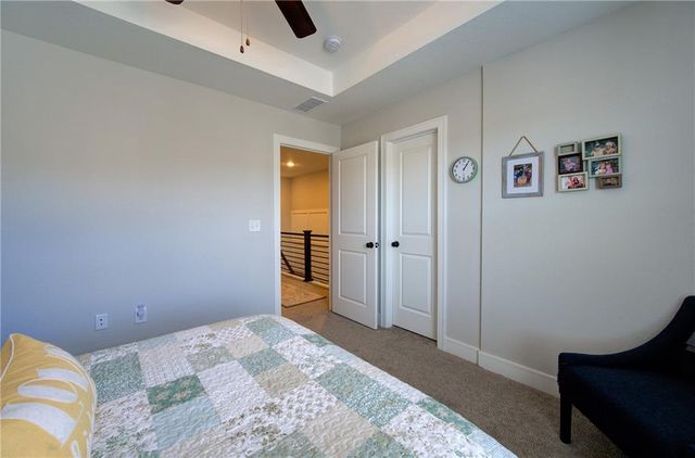 7389 Grand Slam Street 31 B, Parkville, MO 64152