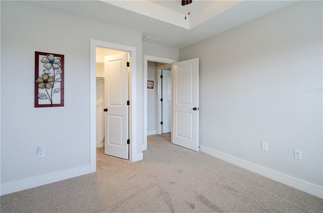 7389 Grand Slam Street 31 B, Parkville, MO 64152