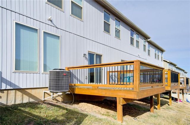 7389 Grand Slam Street 31 B, Parkville, MO 64152