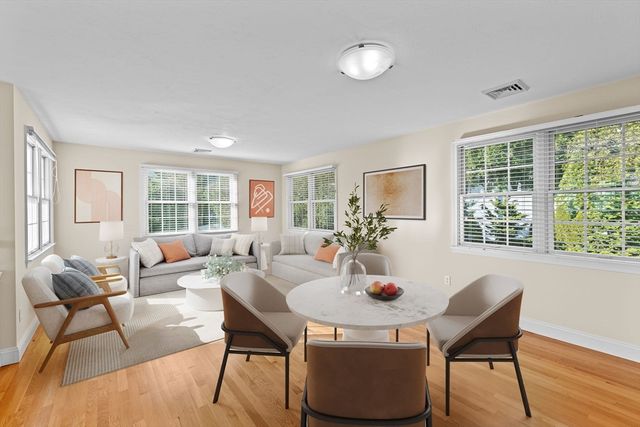 5 Pocasset Rd, Bourne, MA 02562