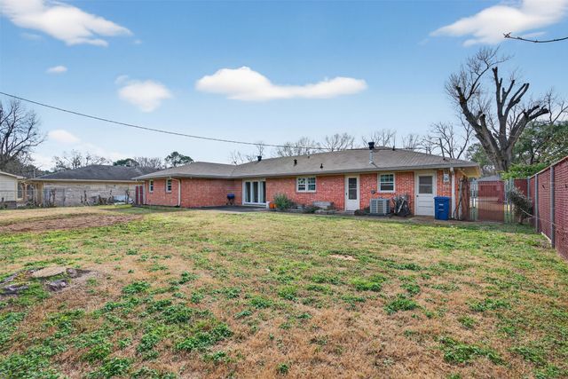 1523 Audubon Place, Shreveport, LA 71105