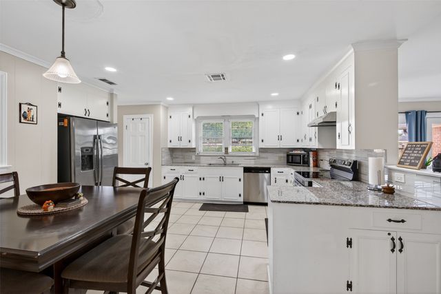 1523 Audubon Place, Shreveport, LA 71105