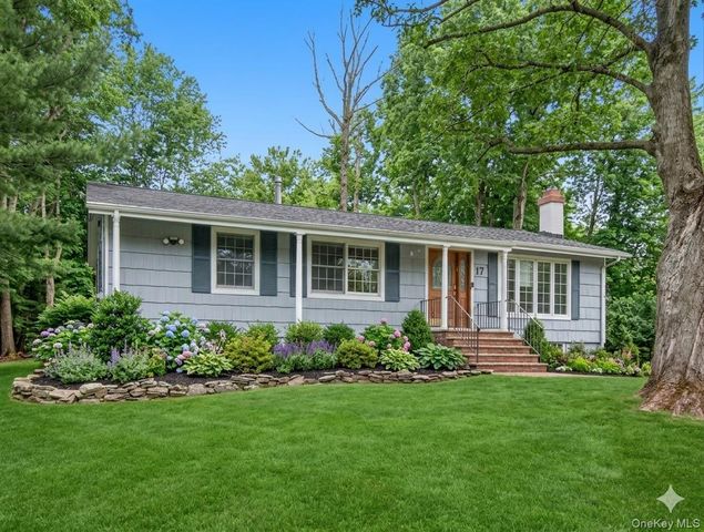 17 Victoria Drive, Airmont, NY 10901