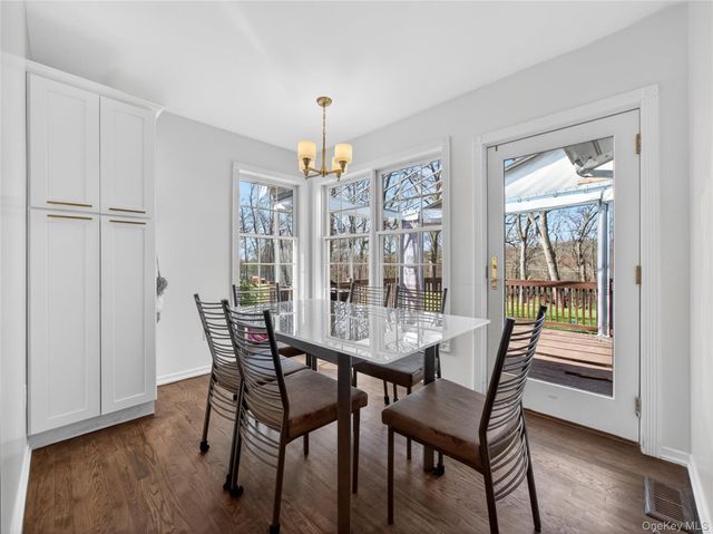 17 Victoria Drive, Airmont, NY 10901