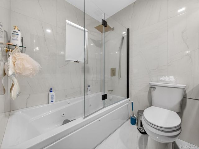 17 Victoria Drive, Airmont, NY 10901