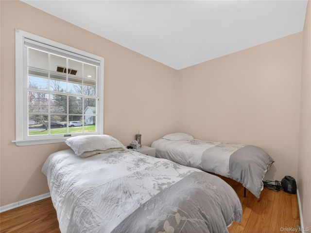 17 Victoria Drive, Airmont, NY 10901