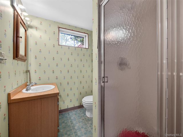 17 Victoria Drive, Airmont, NY 10901