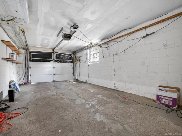 17 Victoria Drive, Airmont, NY 10901