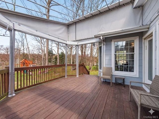 17 Victoria Drive, Airmont, NY 10901