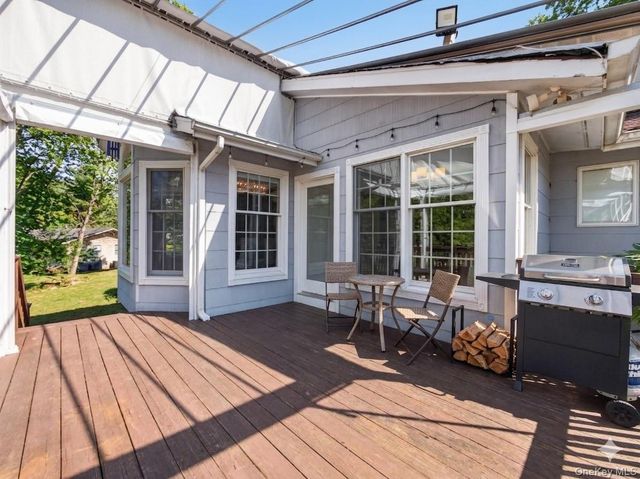 17 Victoria Drive, Airmont, NY 10901