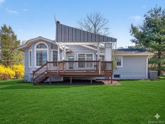 17 Victoria Drive, Airmont, NY 10901