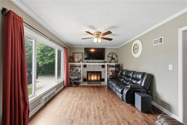 3321 Blue Ridge Boulevard, Independence, MO 64052