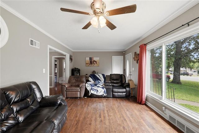 3321 Blue Ridge Boulevard, Independence, MO 64052