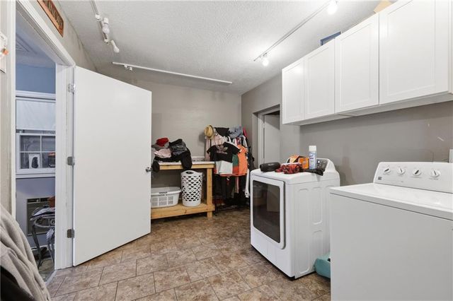 3321 Blue Ridge Boulevard, Independence, MO 64052