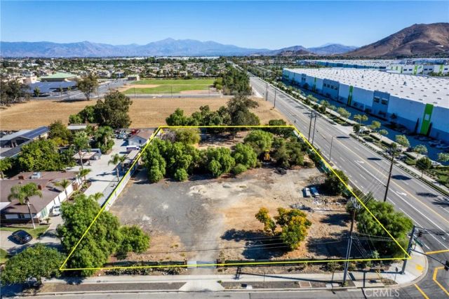 10899 Oleander, Fontana, CA 92335