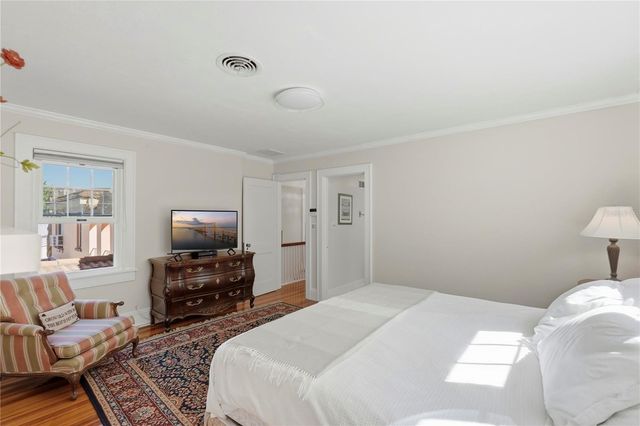 100 72ND STREET S, St Petersburg, FL 33707