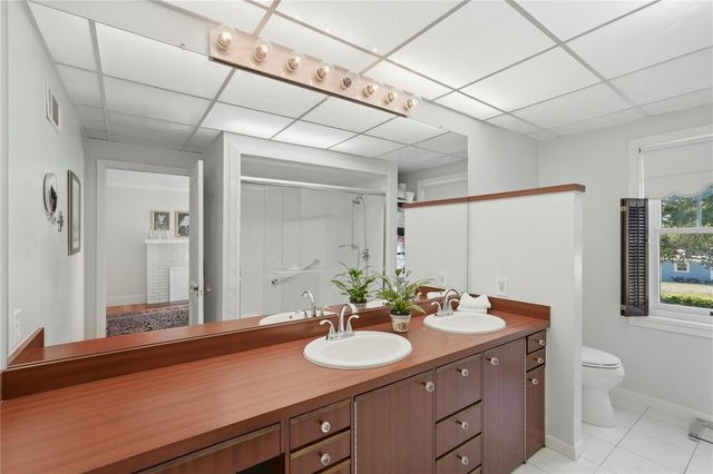 100 72ND STREET S, St Petersburg, FL 33707