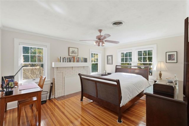 100 72ND STREET S, St Petersburg, FL 33707