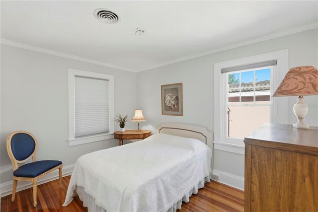 100 72ND STREET S, St Petersburg, FL 33707