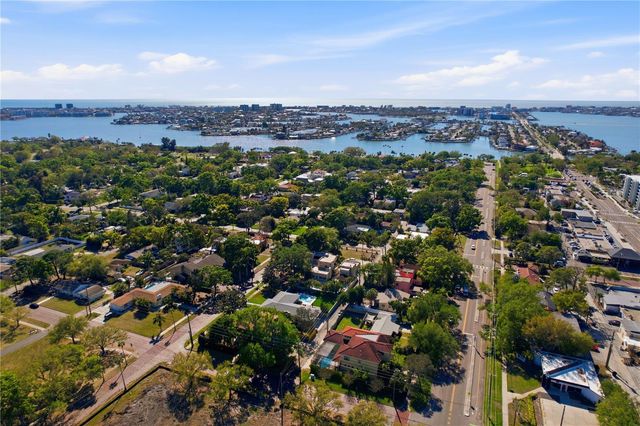 100 72ND STREET S, St Petersburg, FL 33707