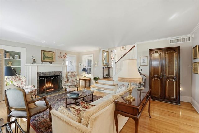 100 72ND STREET S, St Petersburg, FL 33707