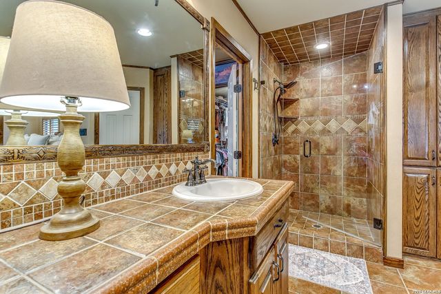 17118 SUGAR CREST DR, San Antonio, TX 78232