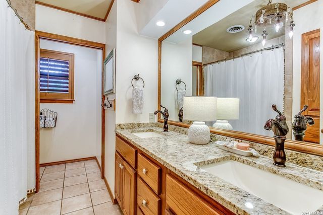 17118 SUGAR CREST DR, San Antonio, TX 78232