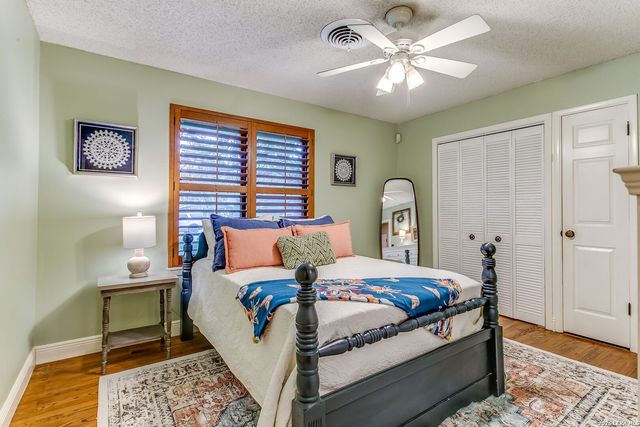 17118 SUGAR CREST DR, San Antonio, TX 78232