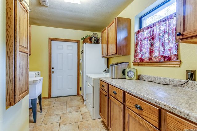 17118 SUGAR CREST DR, San Antonio, TX 78232