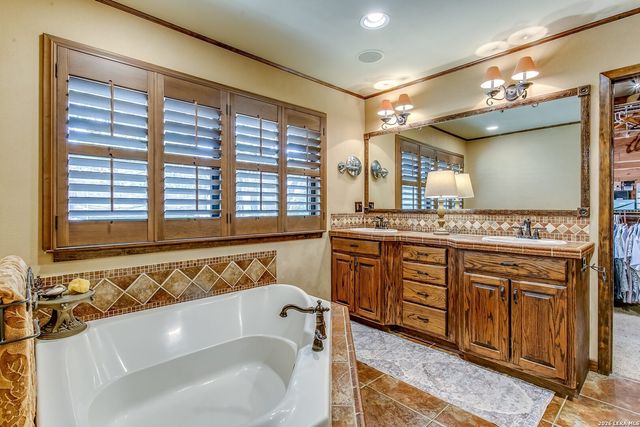 17118 SUGAR CREST DR, San Antonio, TX 78232