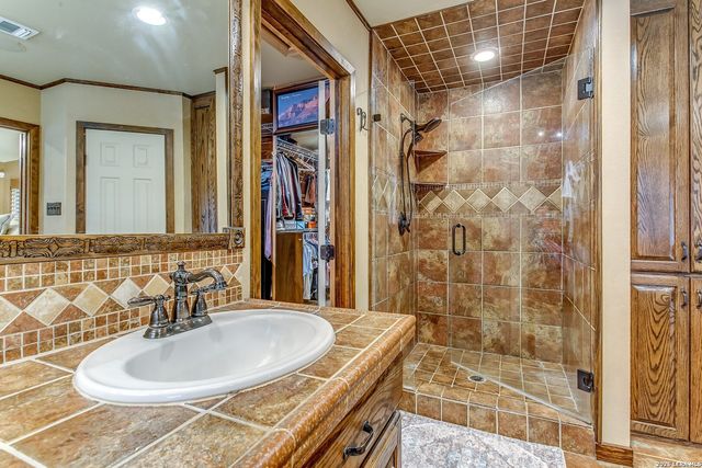 17118 SUGAR CREST DR, San Antonio, TX 78232