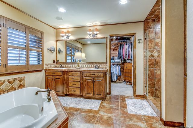 17118 SUGAR CREST DR, San Antonio, TX 78232
