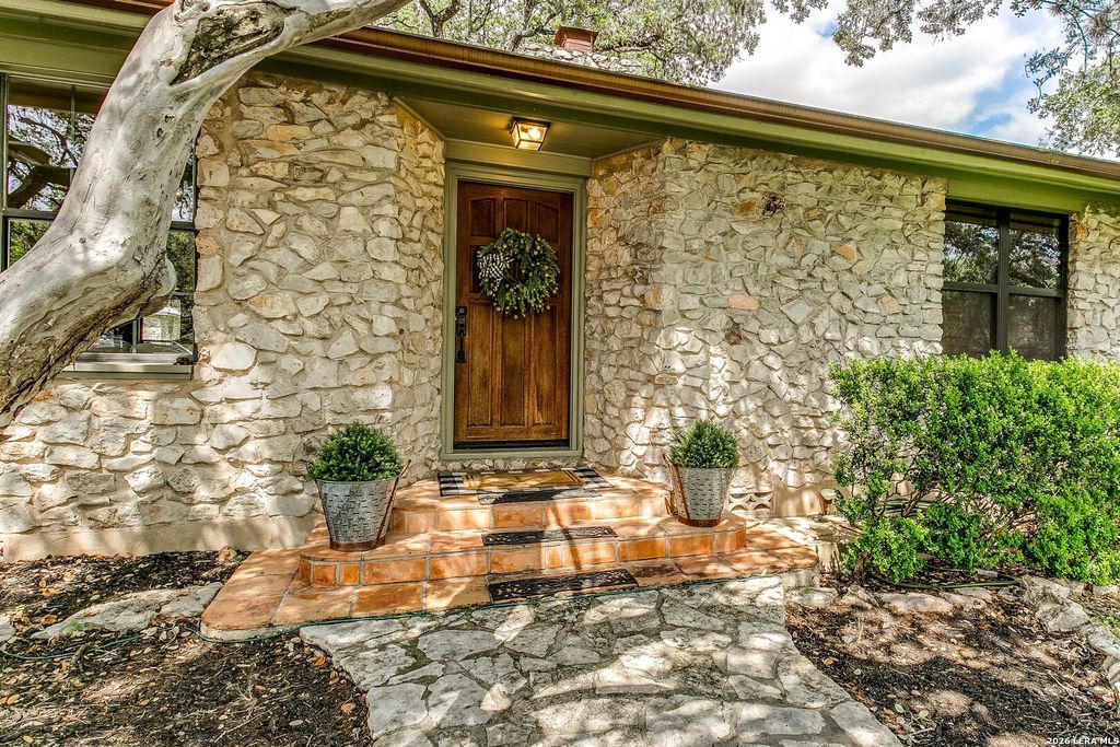17118 SUGAR CREST DR, San Antonio, TX 78232