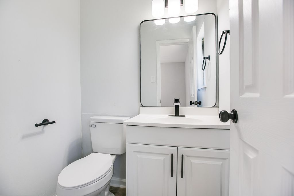 Image 11 of property listing at 210 Maryland Street, San Angelo, TX 76905