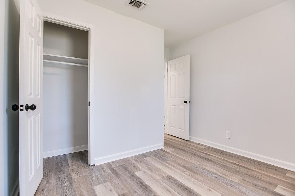 Image 13 of property listing at 210 Maryland Street, San Angelo, TX 76905