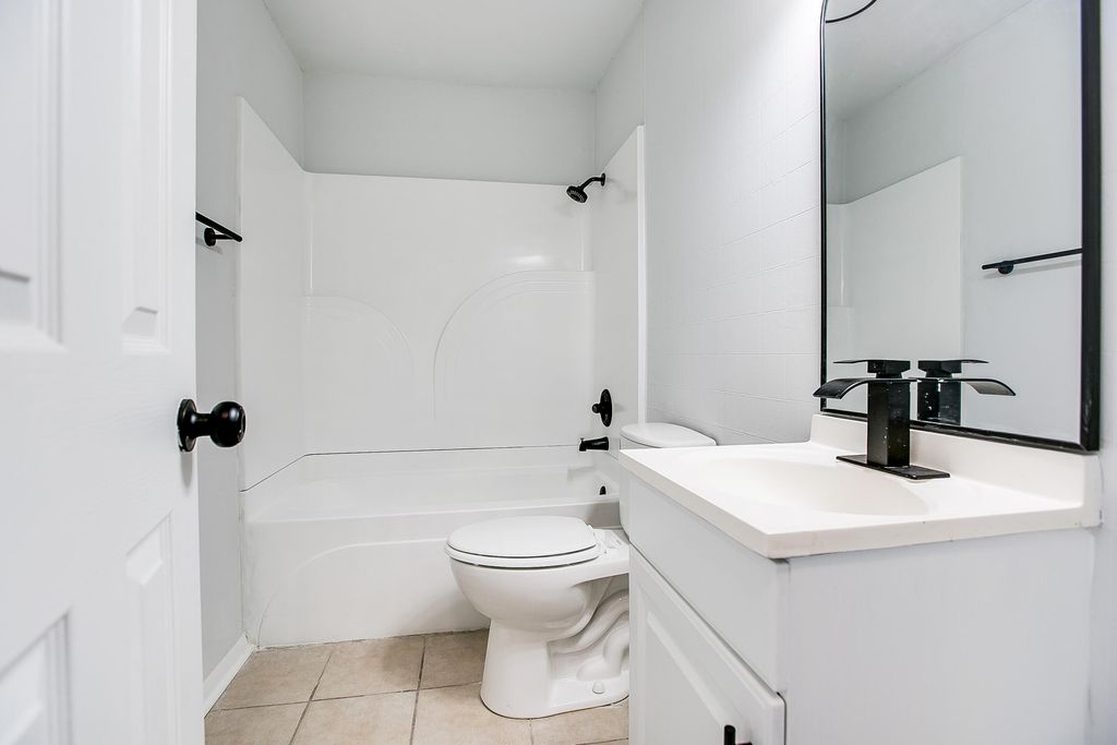 Image 16 of property listing at 210 Maryland Street, San Angelo, TX 76905