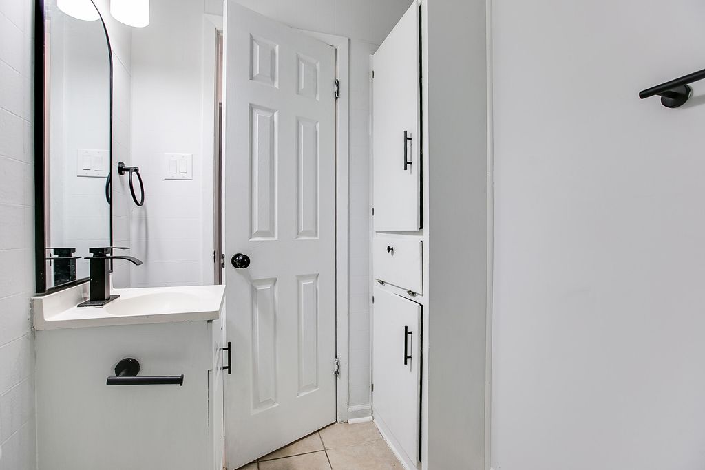 Image 17 of property listing at 210 Maryland Street, San Angelo, TX 76905